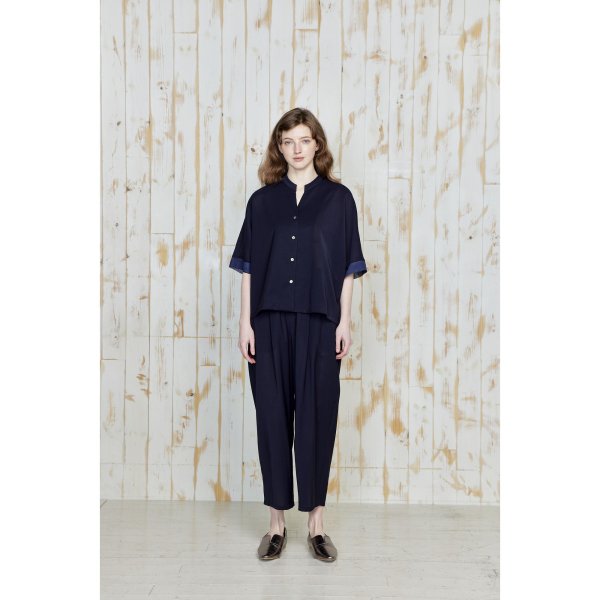 画像2: [PINETA]シャツ・ブラウス 袖口・裾別布使用　スタンドカラーブラウス/5月上旬配送 (2)