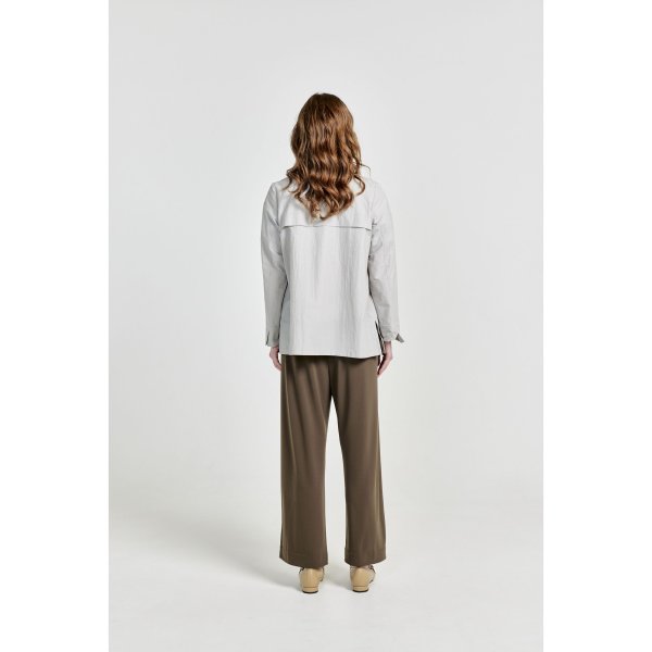 画像4: [PINETA]ジャケット ゆったりシルエットＷテーラージャケット　薄手エアリーなコットンリッチ/3月上旬配送 (4)