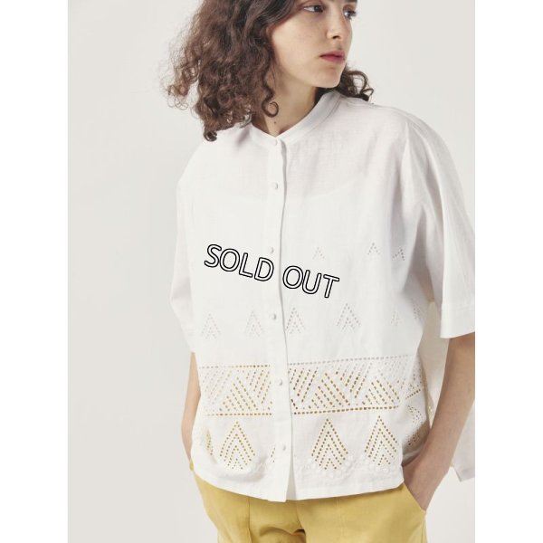 画像2: [PINETA]シャツ・ブラウス刺繍使いデザインブラウス (2)