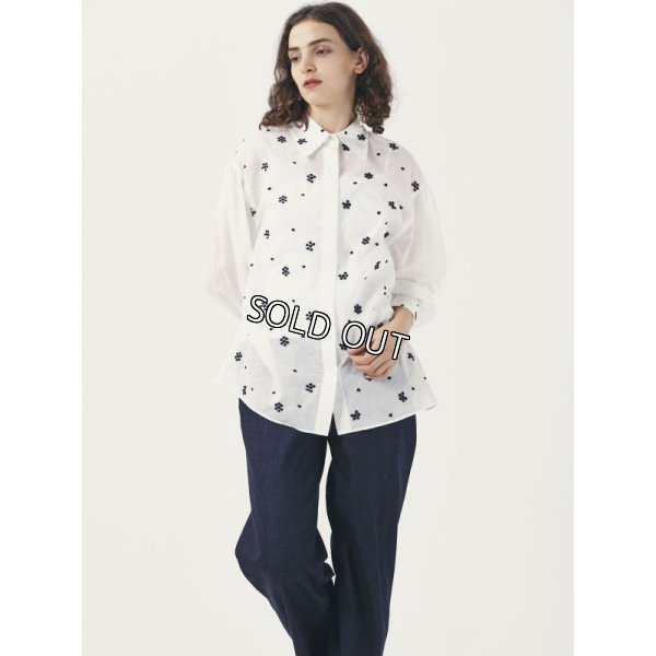 画像2: [PINETA]シャツ・ブラウス刺繍使い長袖ブラウス (2)