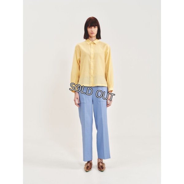 画像2: [PINETA]シャツ・ブラウス 後身頃ギャザー入りシャツ型ブラウス (2)