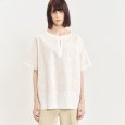 画像1: [PINETA]トップス・Tシャツ 刺繍生地と無地コンビのプルオーバー/4月下旬配送 (1)