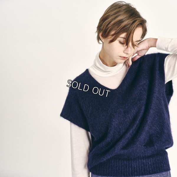 画像1: [PINETA]ニット ヤクミンク加工ベスト (1)