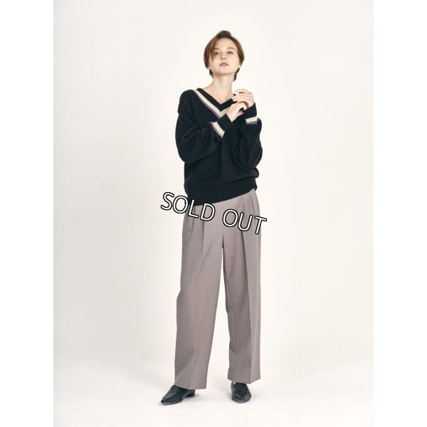 画像2: [PINETA]ニット ヤクＶネックプルオーバー (2)