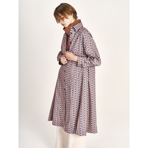 画像2: [PINETA]ワンピース シャツ衿前開きデザイン　ワンピース (2)